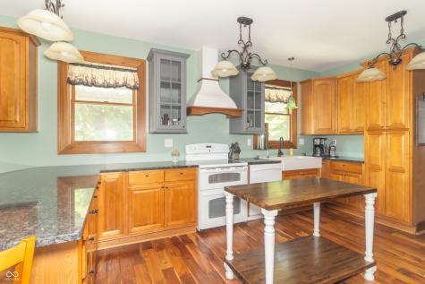 5587 E 400 S Greenfield IN 46140