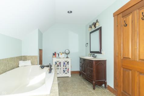 5587 E 400 S Greenfield IN 46140