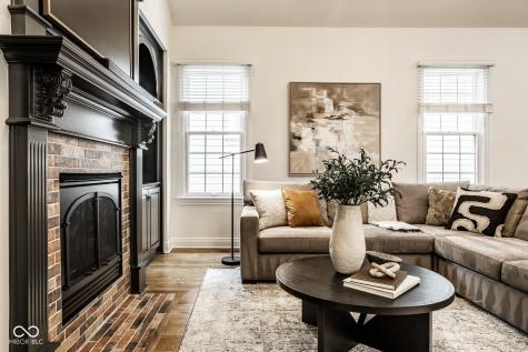 2022 Rhettsbury Street Carmel IN 46032