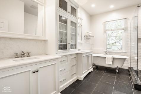 2022 Rhettsbury Street Carmel IN 46032