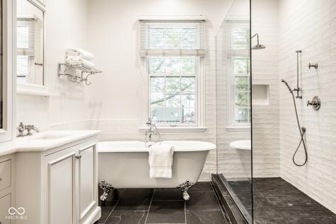 2022 Rhettsbury Street Carmel IN 46032