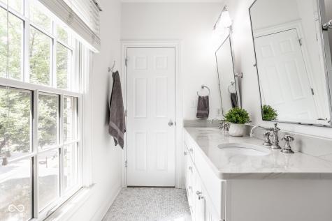 2022 Rhettsbury Street Carmel IN 46032
