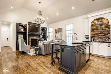 2022 Rhettsbury Street Carmel IN 46032