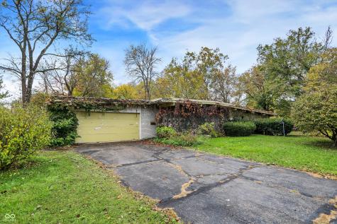 300 Flatrock Drive Columbus IN 47201