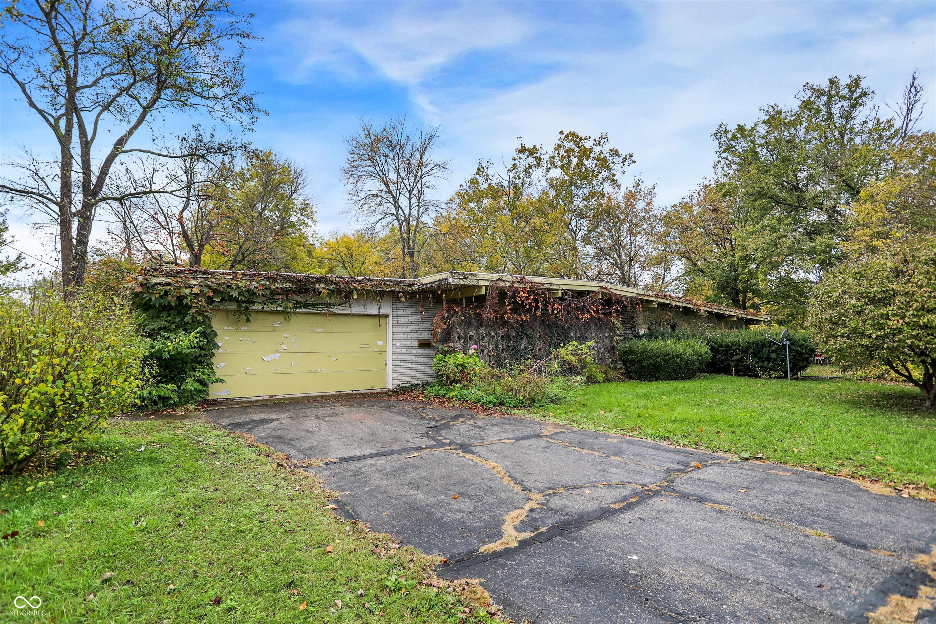 300 Flatrock Drive Columbus IN 47201