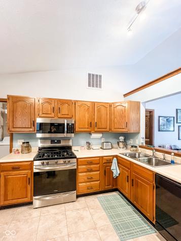 1610 N Sommer Lane Crawfordsville IN 47933