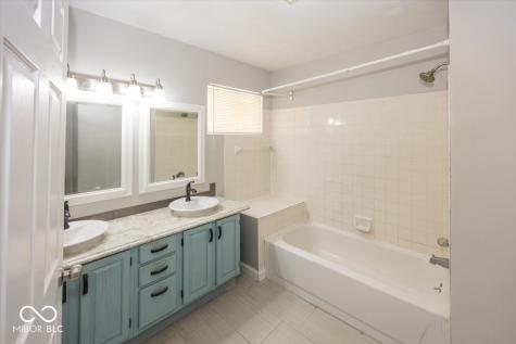 8868 Pine Tree Boulevard Indianapolis IN 46256