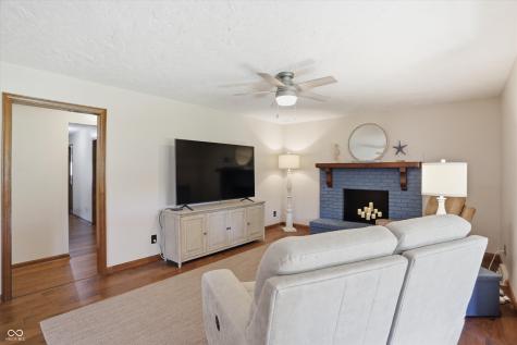 863 W Ashbourne Lane Greenwood IN 46142