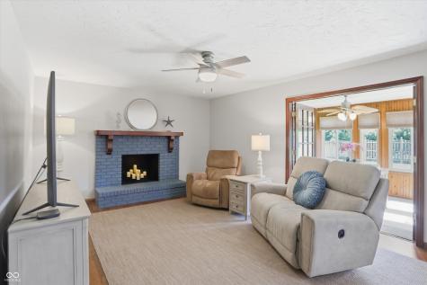 863 W Ashbourne Lane Greenwood IN 46142