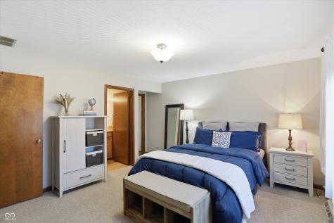 863 W Ashbourne Lane Greenwood IN 46142