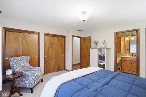 863 W Ashbourne Lane Greenwood IN 46142