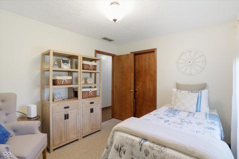 863 W Ashbourne Lane Greenwood IN 46142