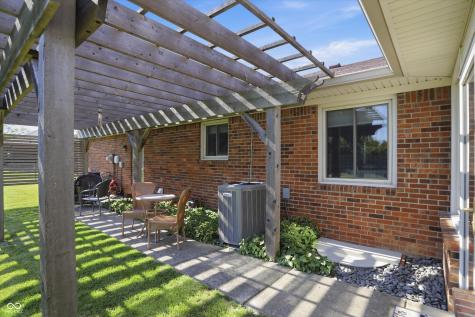 863 W Ashbourne Lane Greenwood IN 46142