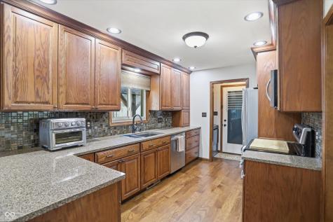 863 W Ashbourne Lane Greenwood IN 46142