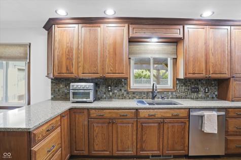 863 W Ashbourne Lane Greenwood IN 46142