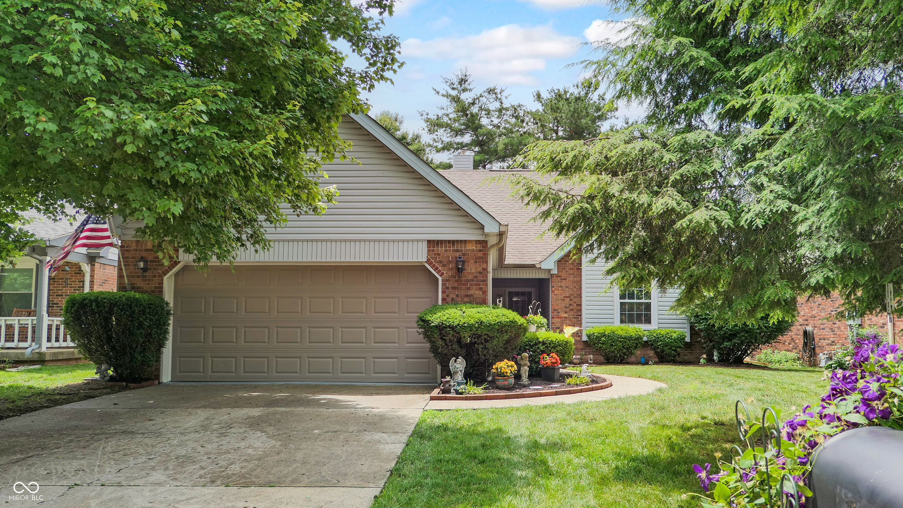 1067 Acadia Court Indianapolis IN 46217