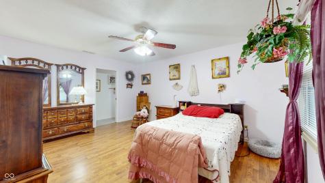 1067 Acadia Court Indianapolis IN 46217