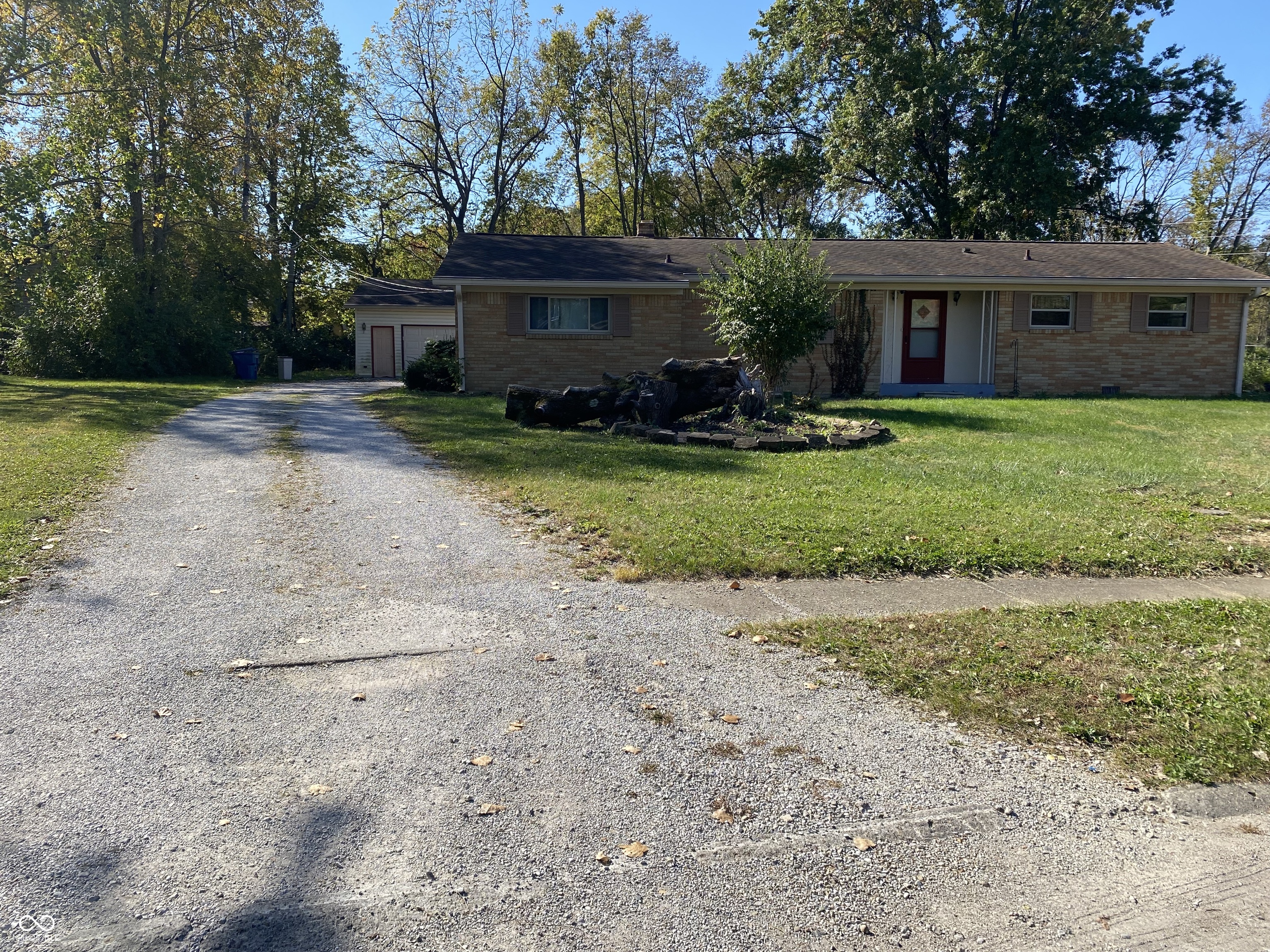 647 W Mcgregor Road Indianapolis IN 46217
