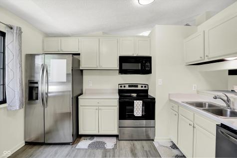 5821 Pemberly Drive Indianapolis IN 46221