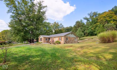 5818 Bellsville Pike Columbus IN 47201