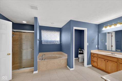 12897 Broncos Drive Fishers IN 46037