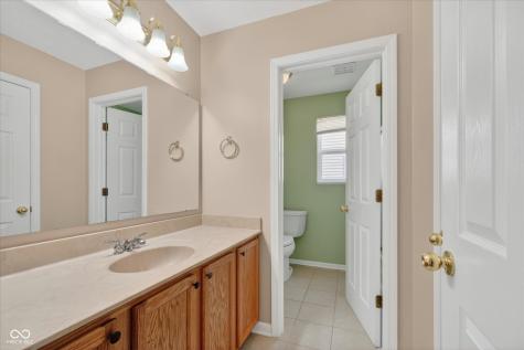 12897 Broncos Drive Fishers IN 46037