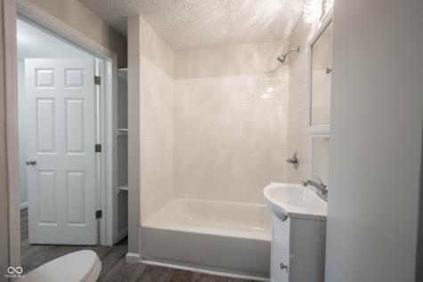 1040 Winfield Avenue Indianapolis IN 46222