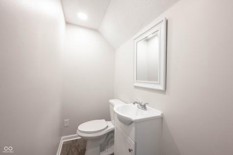 1040 Winfield Avenue Indianapolis IN 46222