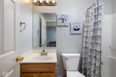5860 Newhall Drive Indianapolis IN 46239