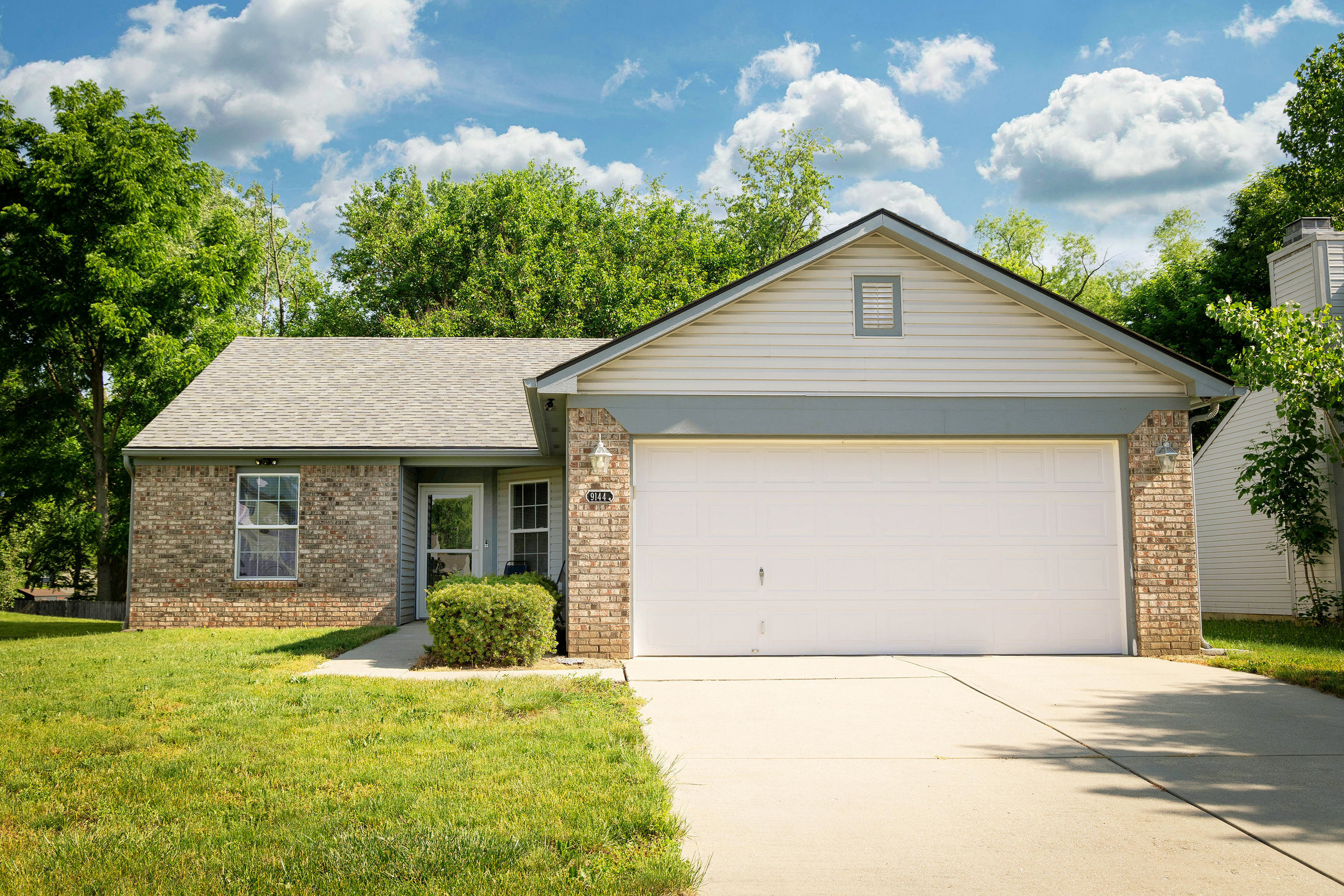 9144 Robey Glen Drive Indianapolis IN 46234