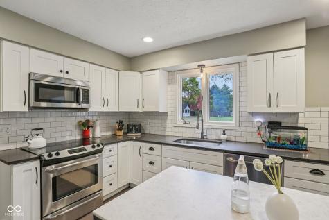 13703 Goldfinch Drive Carmel IN 46032