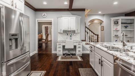 4037 Oakleaf Drive Zionsville IN 46077