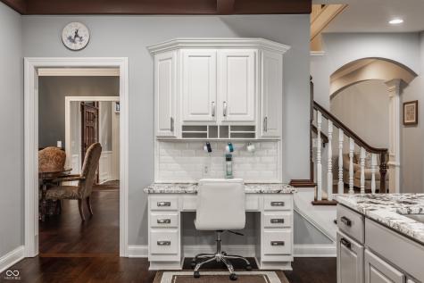4037 Oakleaf Drive Zionsville IN 46077