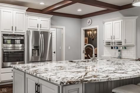 4037 Oakleaf Drive Zionsville IN 46077