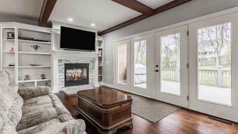4037 Oakleaf Drive Zionsville IN 46077
