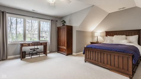 4037 Oakleaf Drive Zionsville IN 46077