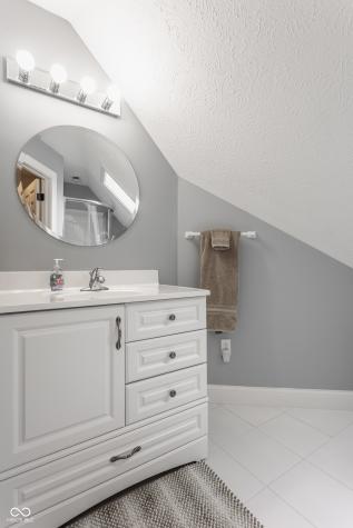 4037 Oakleaf Drive Zionsville IN 46077