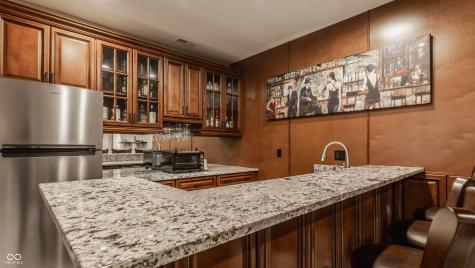 4037 Oakleaf Drive Zionsville IN 46077
