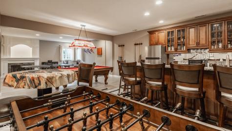 4037 Oakleaf Drive Zionsville IN 46077