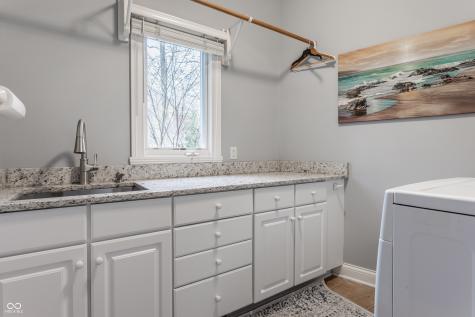 4037 Oakleaf Drive Zionsville IN 46077