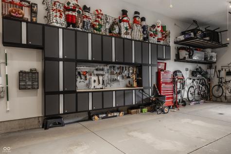 4037 Oakleaf Drive Zionsville IN 46077
