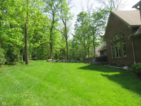 4037 Oakleaf Drive Zionsville IN 46077