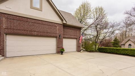 4037 Oakleaf Drive Zionsville IN 46077