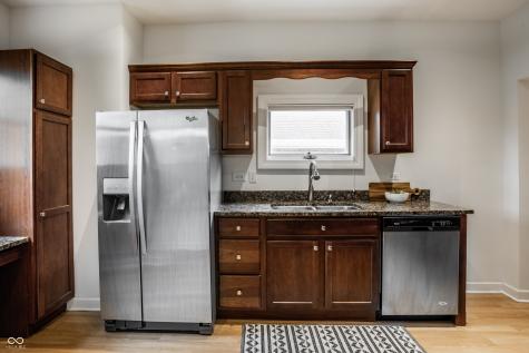 250 W 44th Street Indianapolis IN 46208