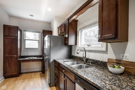 250 W 44th Street Indianapolis IN 46208