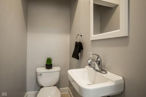 250 W 44th Street Indianapolis IN 46208