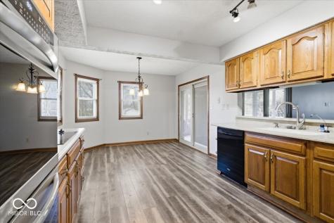 636 Bakeway Circle Indianapolis IN 46231