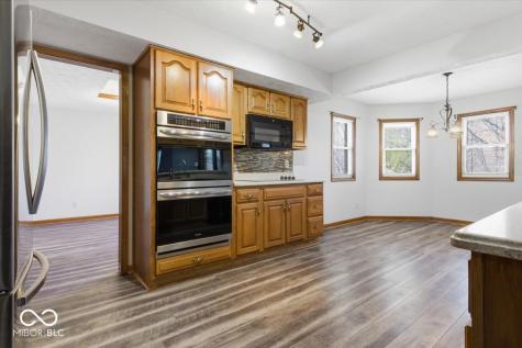 636 Bakeway Circle Indianapolis IN 46231