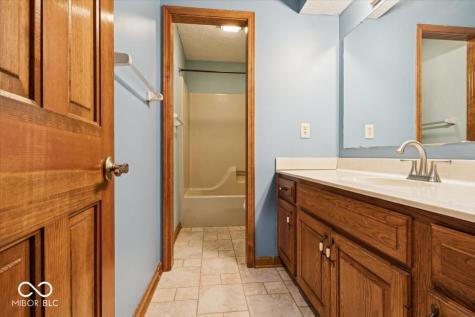 636 Bakeway Circle Indianapolis IN 46231