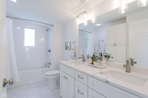 10472 Lower Garden Way Zionsville IN 46077